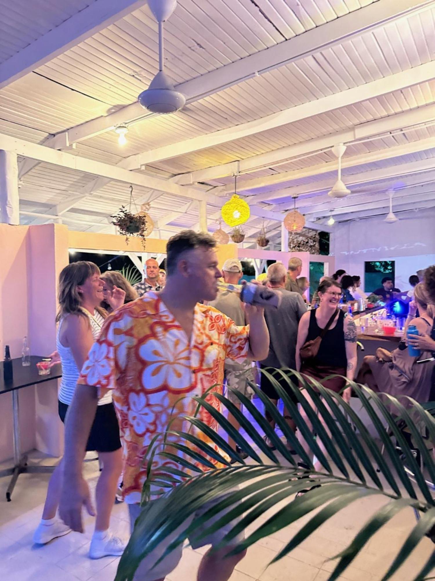 Blue Iguana Hotel Samara Ngoại thất bức ảnh