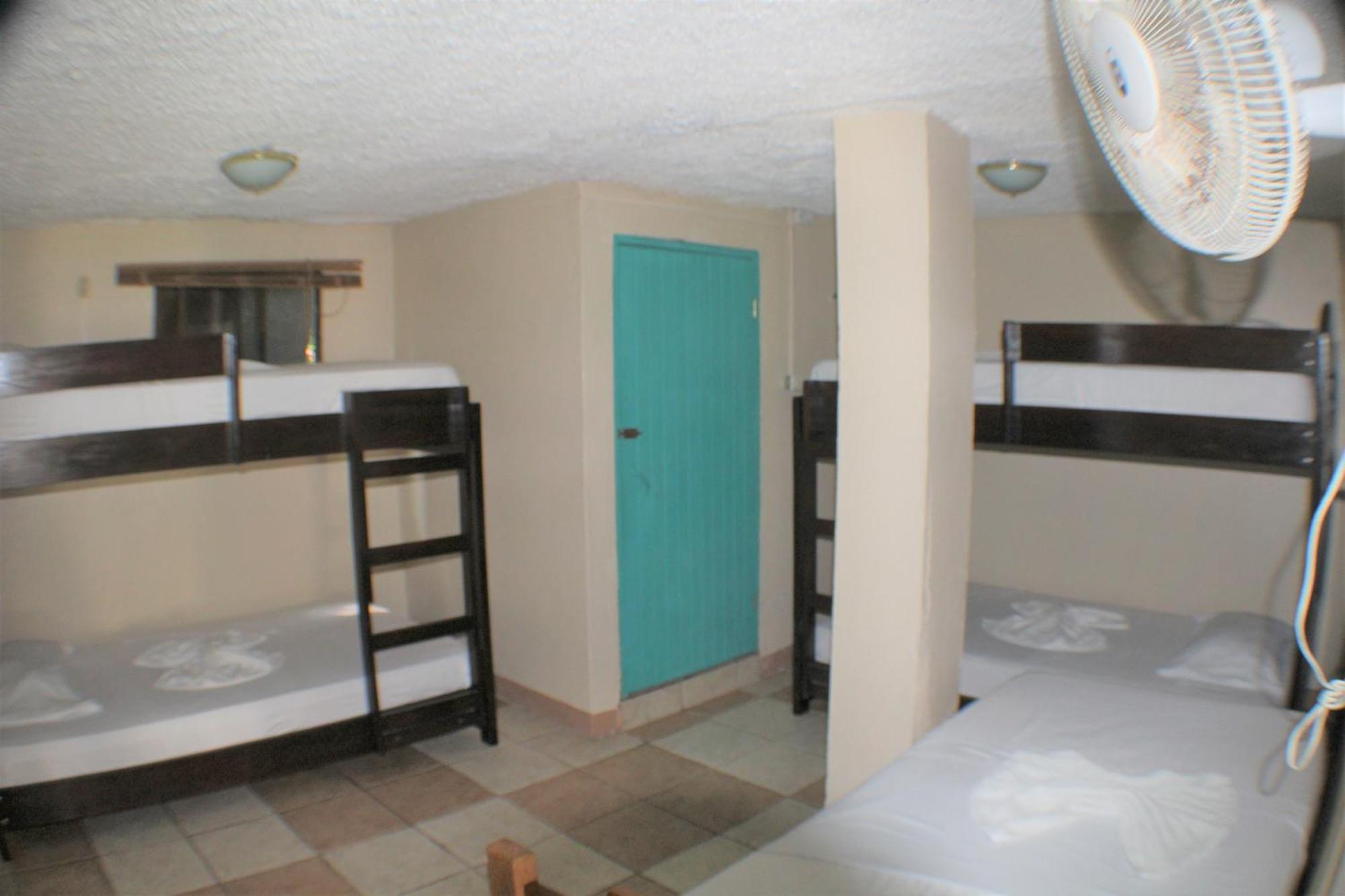 Blue Iguana Hotel Samara Ngoại thất bức ảnh
